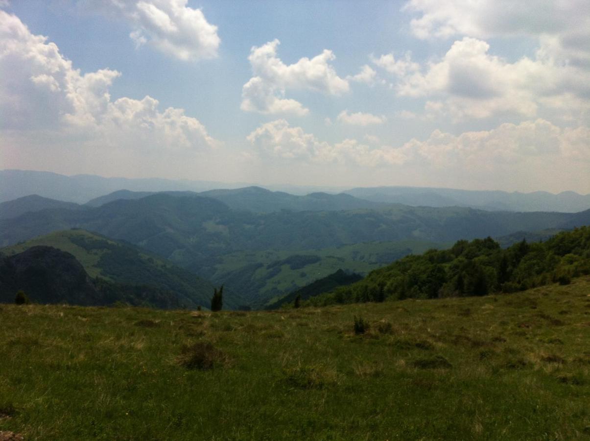 Pensiunea Skiland Muntele Baisorii Bagian luar foto