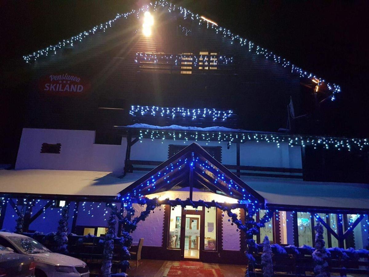 Pensiunea Skiland Muntele Baisorii Bagian luar foto