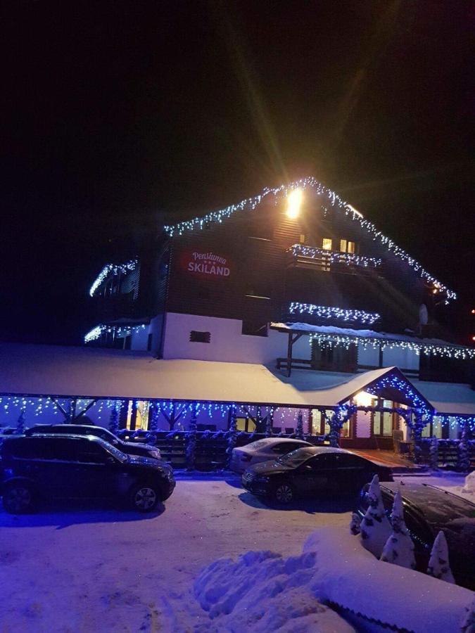 Pensiunea Skiland Muntele Baisorii Bagian luar foto